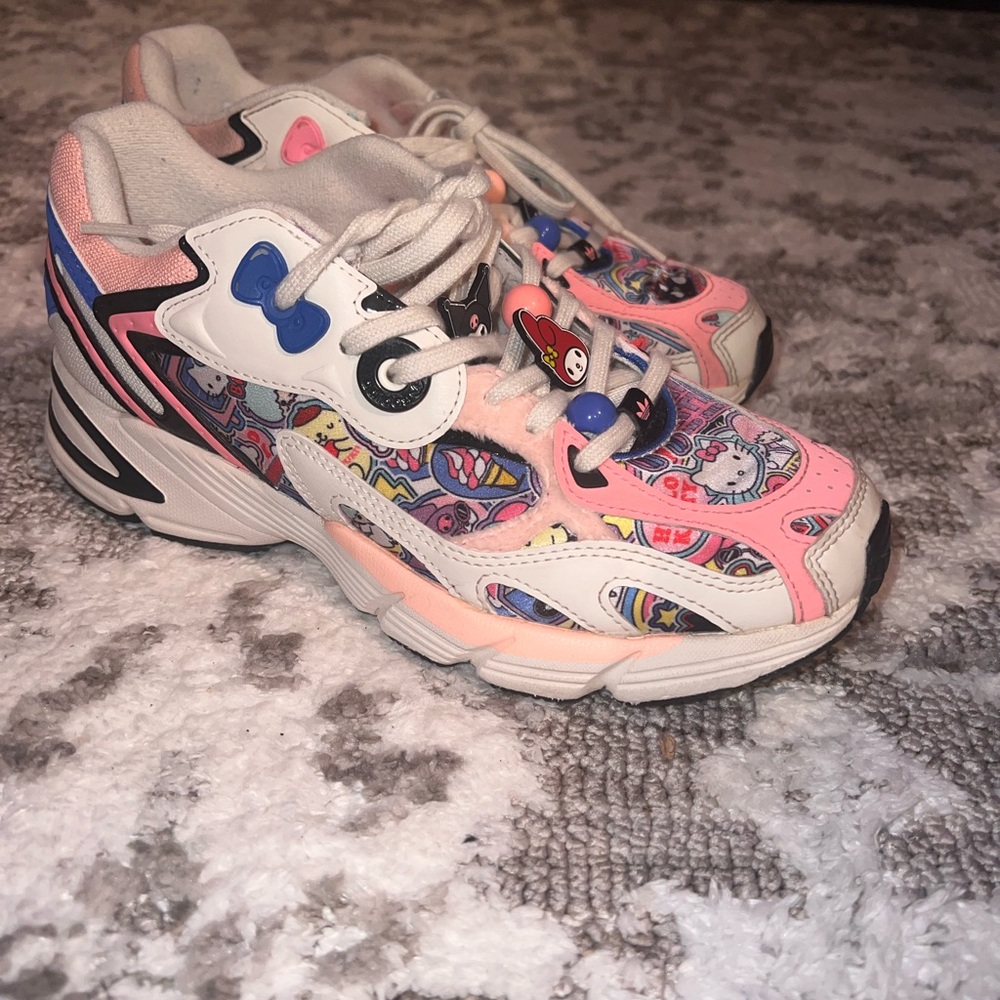 adidas Originals × HELLO KITTY AND FRIENDS ADIDAS woman sneakers size 7